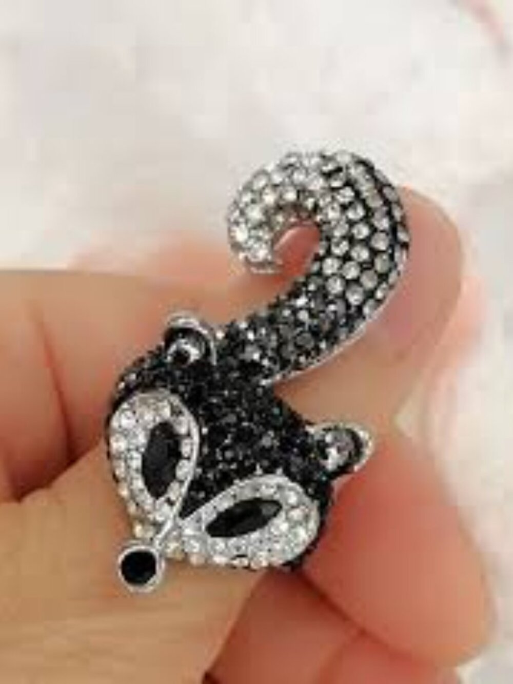 Spring Street Crystal Fox Ring Black Rhinestone Adjustable Size 7-8 - Picture 2 of 7